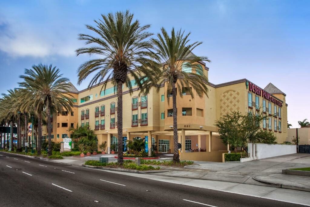 The Desert Palms Hotel & Suites is another hotel within walking distance of Disneyland.