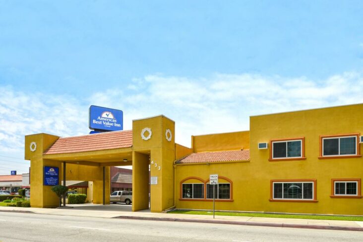 America's Best Value Inn - Azusa Pasadena ، یکی از هتل های آزوسا ، کالیفرنیا.