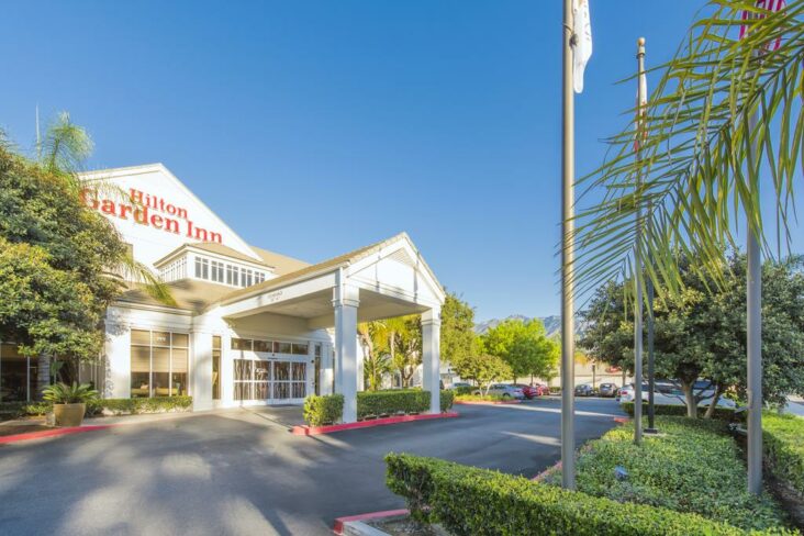 Hilton Garden Inn Arcadia Pasadena, один з готелів в Аркадії, Каліфорнія.