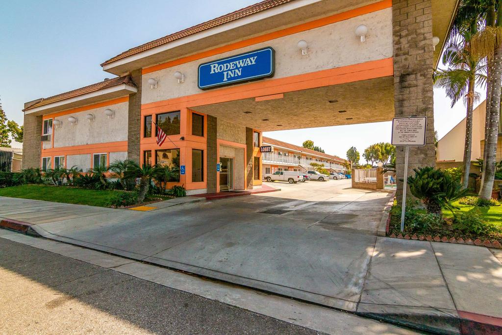 The Rodeway Inn Artesia, one of the hotels in Artesia, CA.