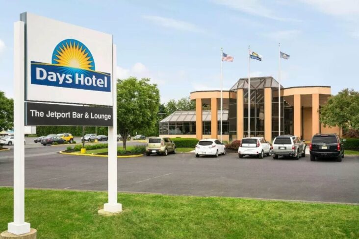 The Days Hotel by Wyndham Allentown Airport Lehigh Valley, một trong những khách sạn gần Sân bay Lehigh Valley.