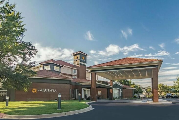 The La Quinta by Wyndham Alexandria Airport, one of the hotels near Alexandria Airport.