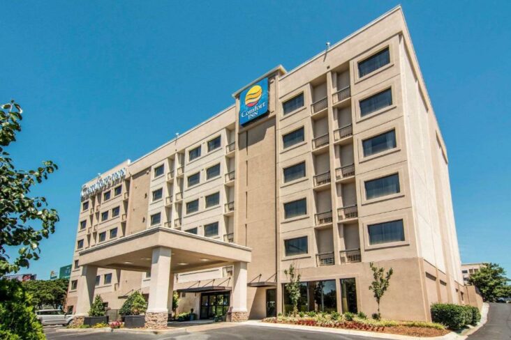 A Comfort Inn Downtown Atlanra, az egyik szálloda az Atlanta Állatkert közelében.
