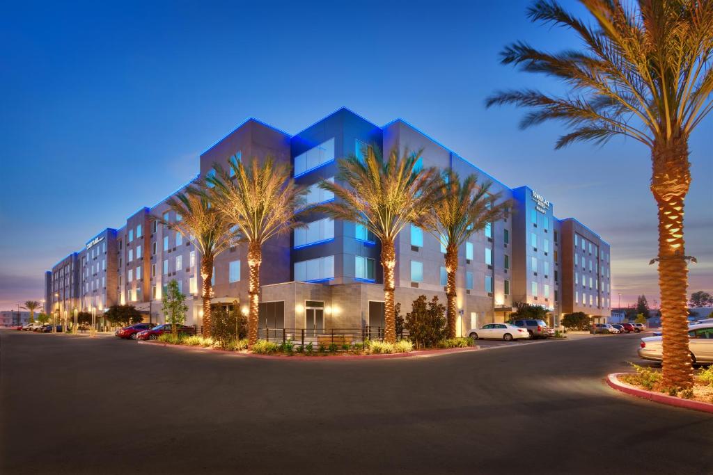 The TownePlace Suites by Marriott Los Angeles LAX Hawthorne, one of the hotels in Hawthorne, CA.
