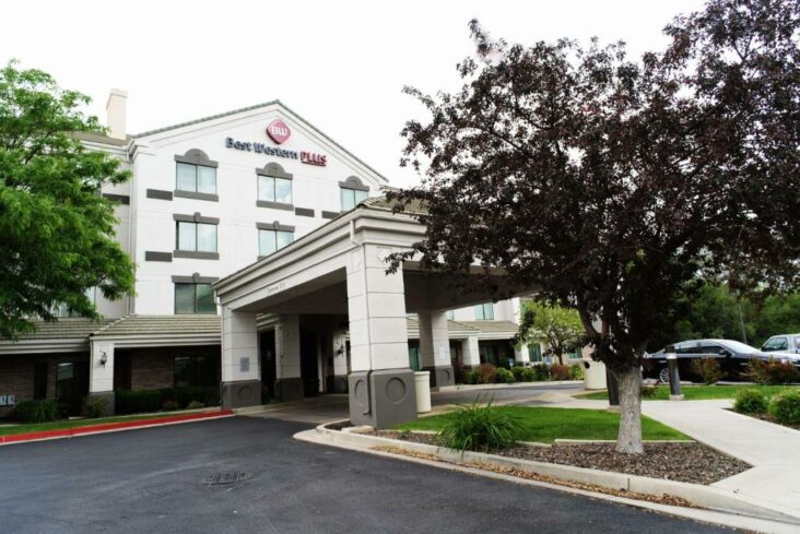 The Best Western Plus Provo University Inn, one of the hotels near Utah Valley Hospital.