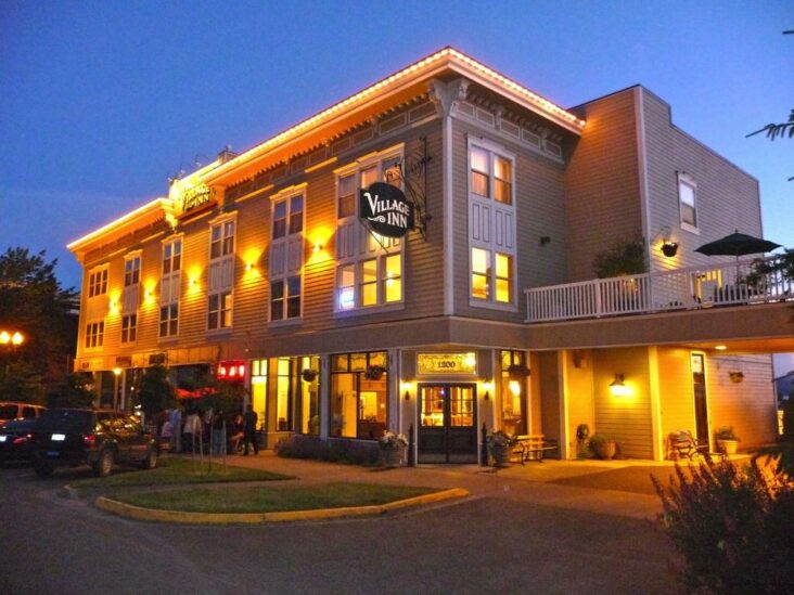 The Fairhaven Village Inn, one of the hotels near Fairhaven Station in Bellingham, WA.