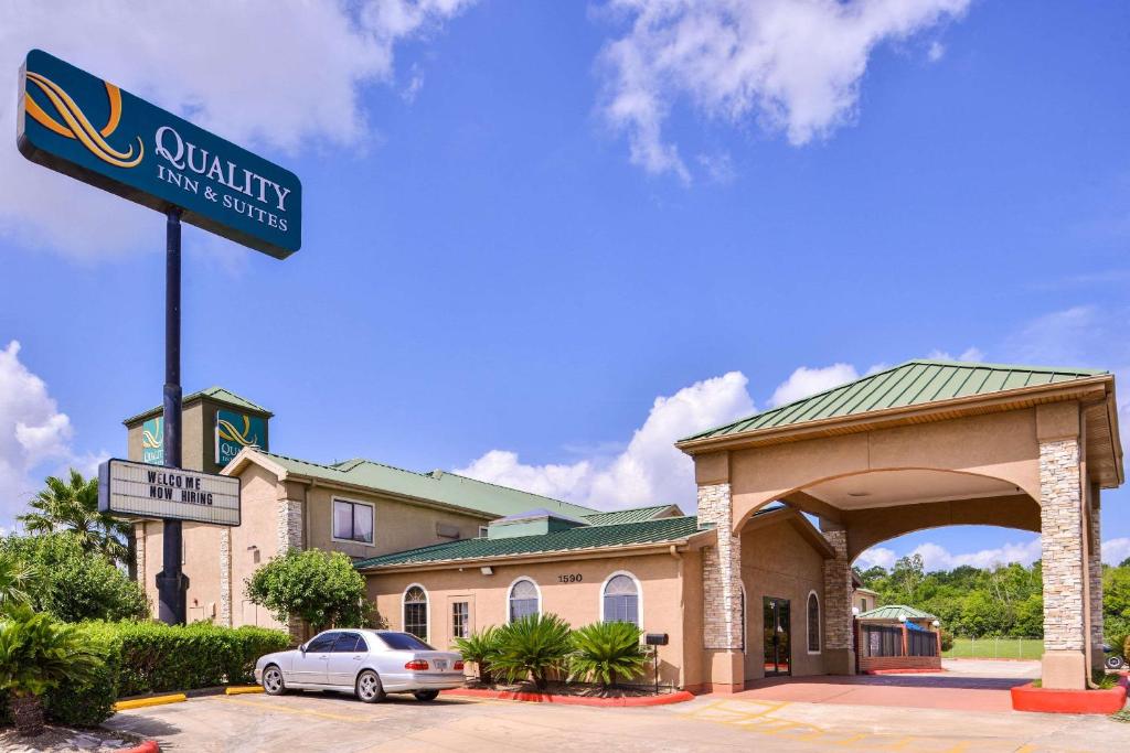 The Quality Inn & Suites Beaumont, one of the hotels near Lamar University in Texas.