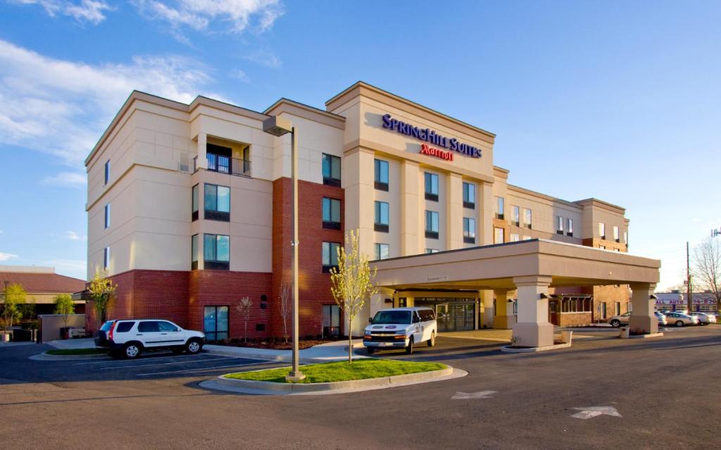 The SpringHill Suites by Marriott Provo, one of the hotels near BYU.