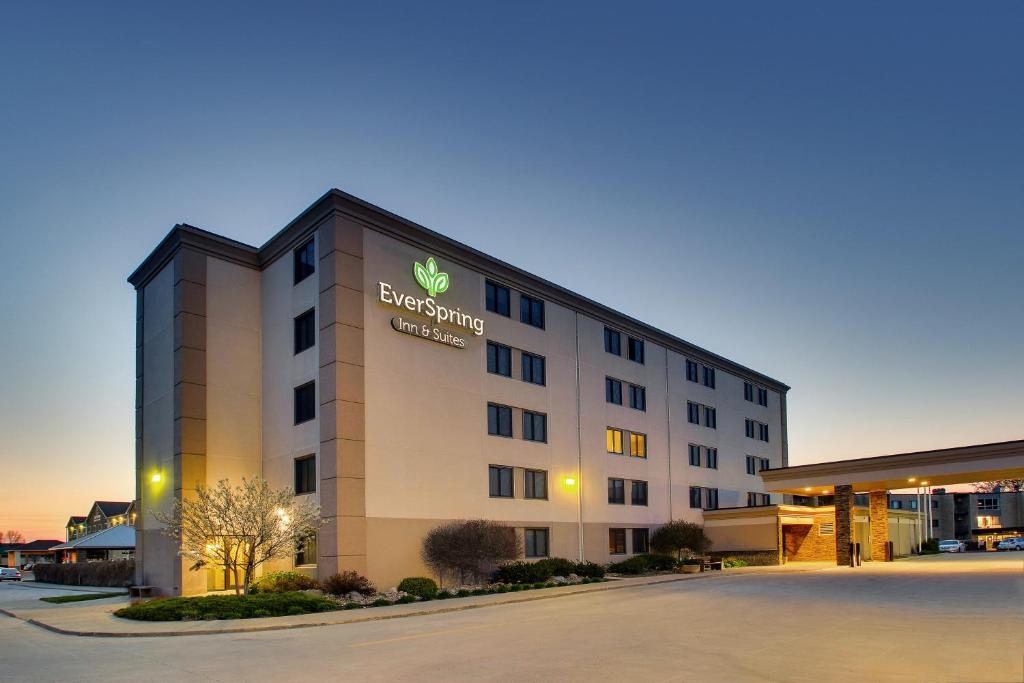 The EverSpring Inn & Suites, one of the hotels near the University of Mary in Bismarck, ND.