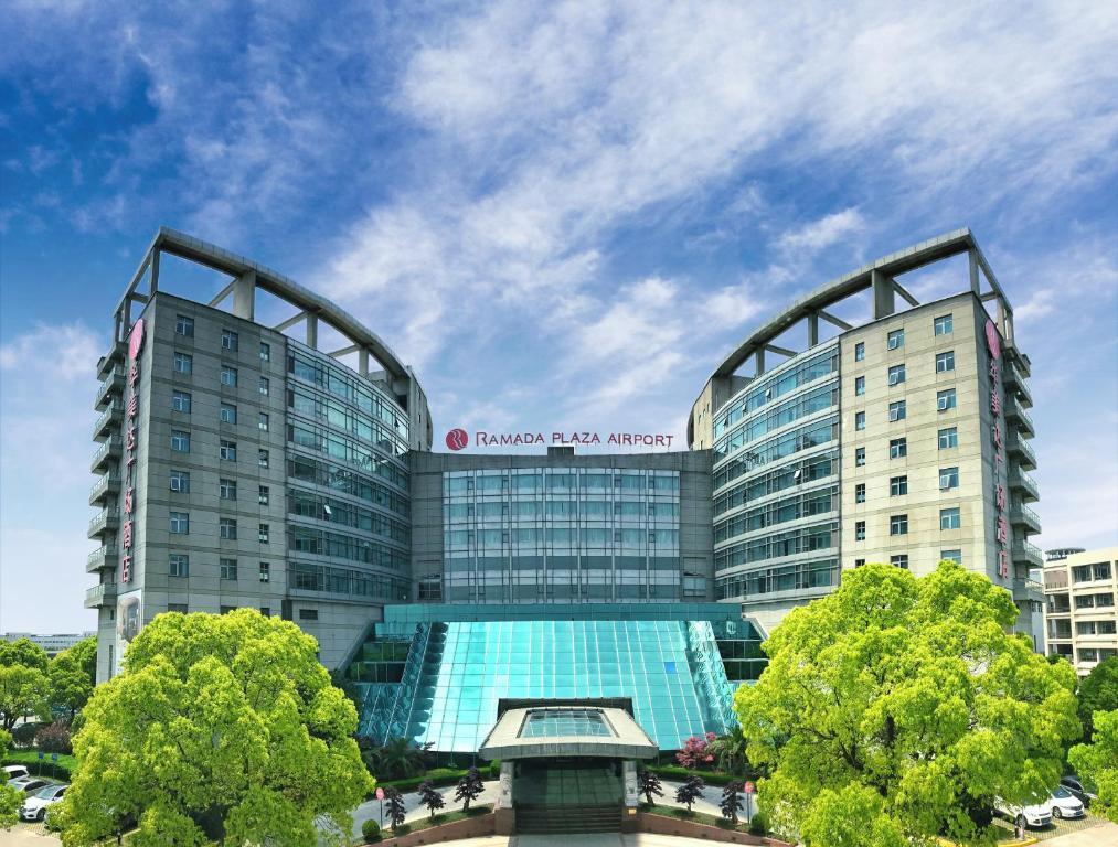 The Ramada Plaza Shanghai Pudong Airport, one of the hotels near Pudong Airport in China.