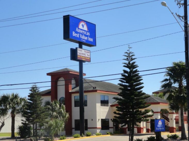 The Americas Best Value Inn - Brownsville, một trong những khách sạn gần Sân bay Brownsville ở Texas.