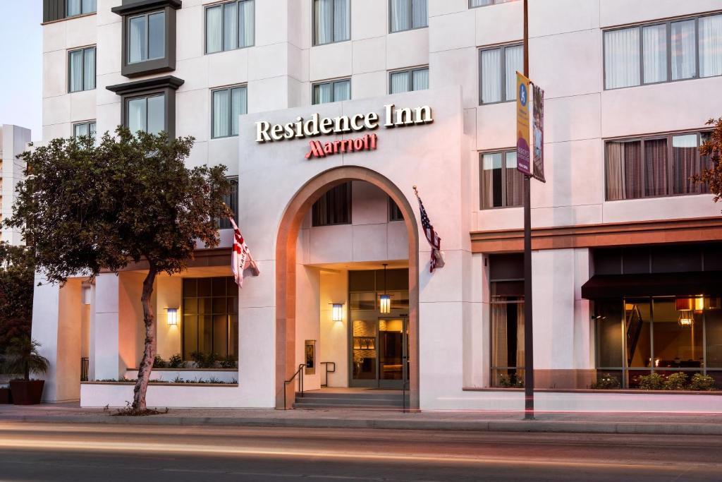 The Residence Inn by Marriott Los Angeles Pasadena / Old Town, one of the hotels near the Norton Simon Museum.