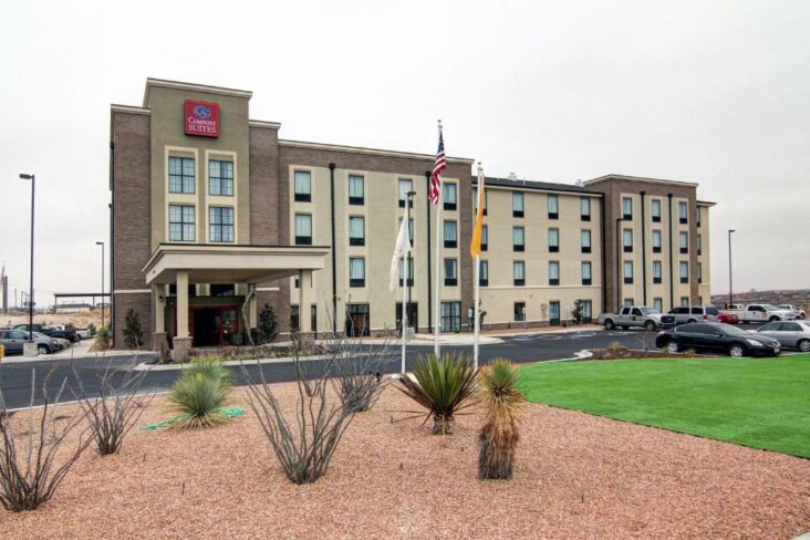 The Comfort Suites Carlsbad, one of a number of hotels in Carlsbad, New Mexico.
