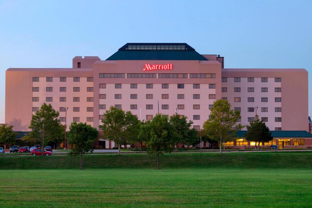 The Cedar Rapids Marriott, one of numerous hotels in Cedar Rapids, Iowa.