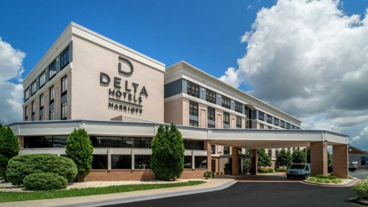 The Delta Hotels Huntington Downtown, one of several hotels near Huntington Station in West Virginia.