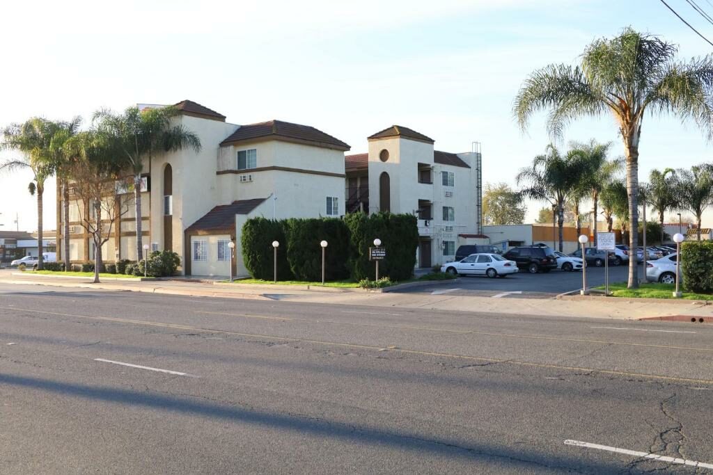 The Lambert Inn is another hotel near Whittier College.