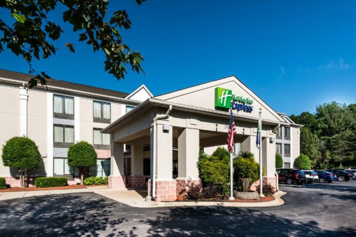 The Holiday Inn Express Hotel & Suites Charlotte Airport - Belmont.