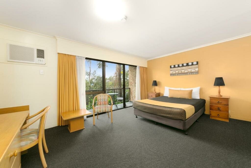 A room at the Mt. Ommaney Hotel Apartments.