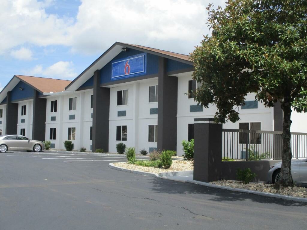 The Motel 6 Chattanooga - Airport.
