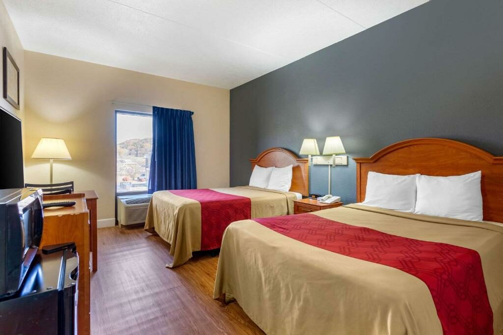 A room at the Econo Lodge Lookout Mountain.