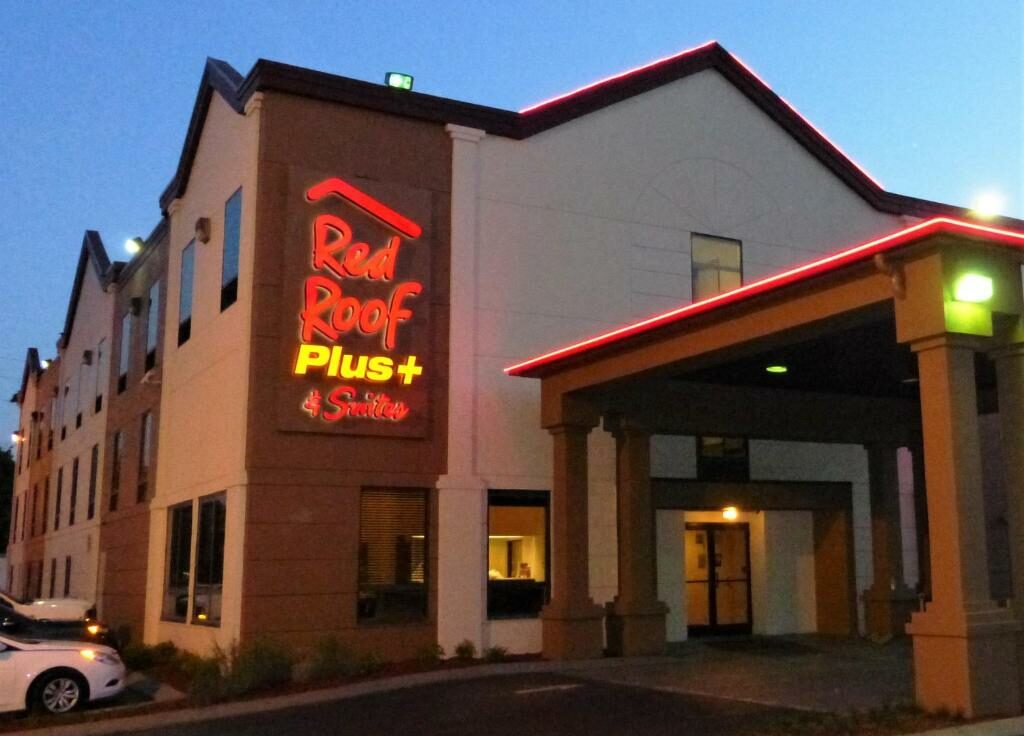 The Red Roof Inn PLUS+ & Suites Chattanooga - Downtown.
