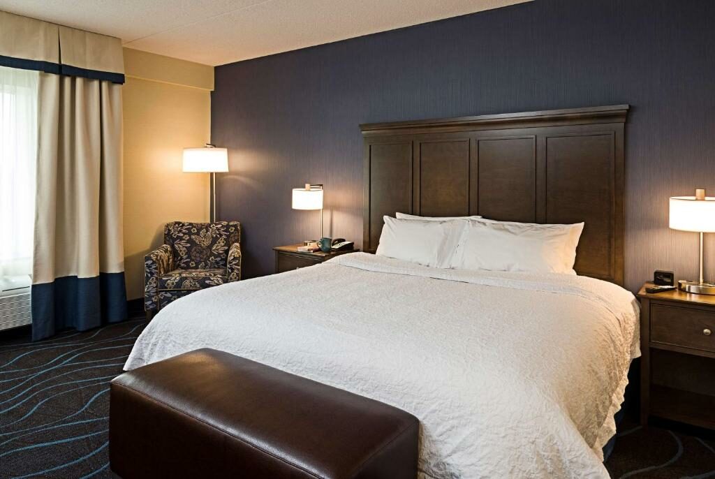 A room at the Hampton Inn Ottawa Airport.